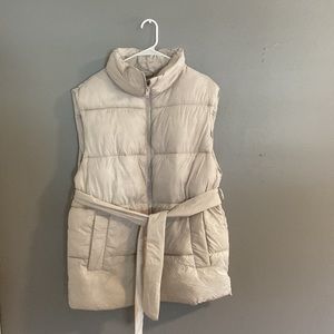 H&M Puffer Vest. Size Medium. Longer length with belt. Cream